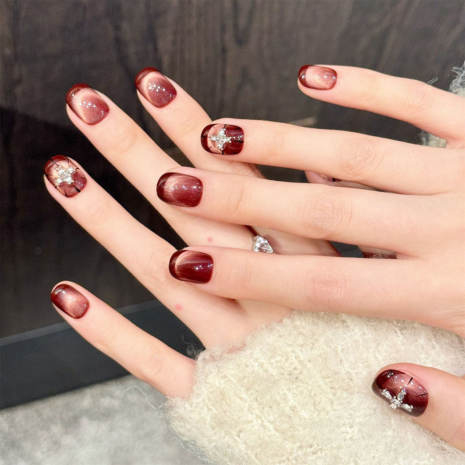 10pcs Wine-red Cat's Eye Press - Nail Art Red recension och pris